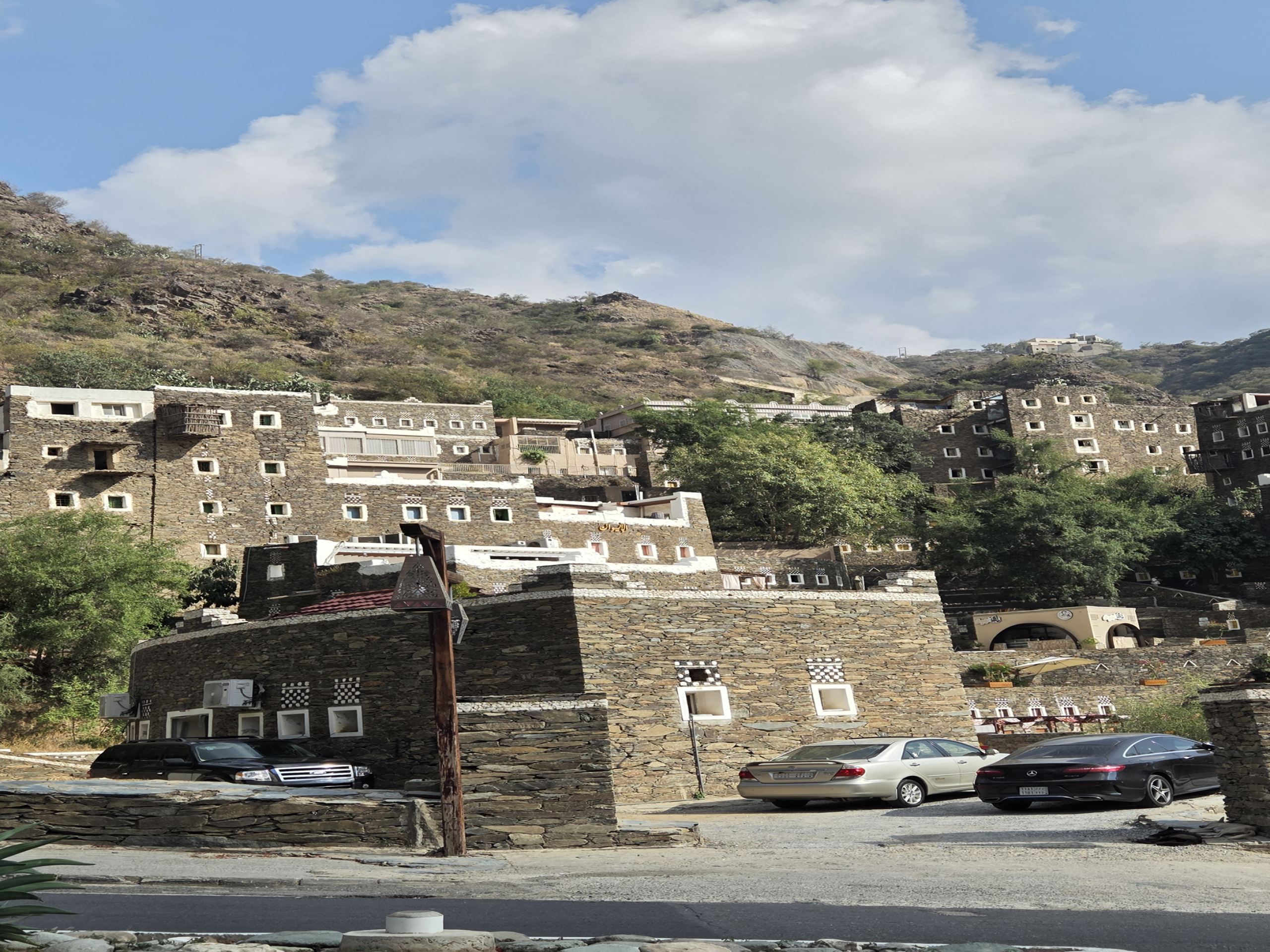 Rijal Al Maa 1